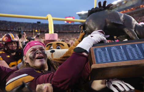 Drzewiecki's field goal as time expires lifts Minnesota past No. 15 Iowa, 13-10